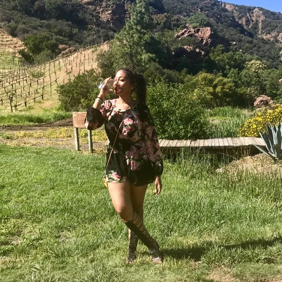 Floral romper - Picture 7 of 9